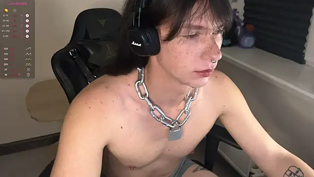 Snapshot of carthylovvve chatting on October 14, 3:35 pm carthylovvve online show from October 14, 3:35 pm