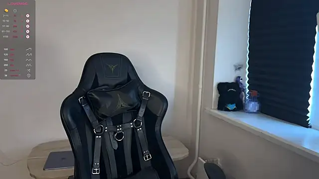 Snapshot of carthylovvve chatting on October 16, 12:17 pm carthylovvve online show from October 16, 12:17 pm