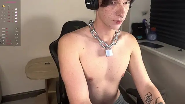 Snapshot of carthylovvve chatting on October 19, 3:01 pm carthylovvve online show from October 19, 3:01 pm