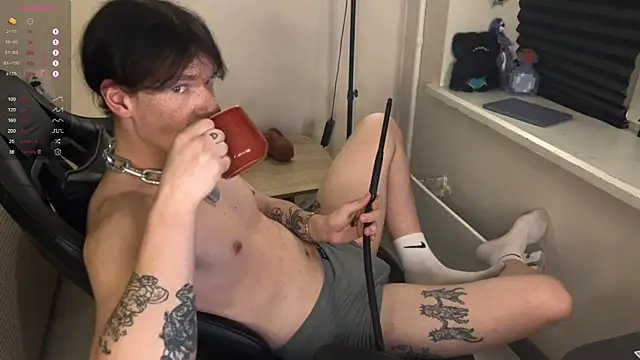 Snapshot of carthylovvve chatting on October 27, 4:22 pm carthylovvve online show from October 27, 4:22 pm