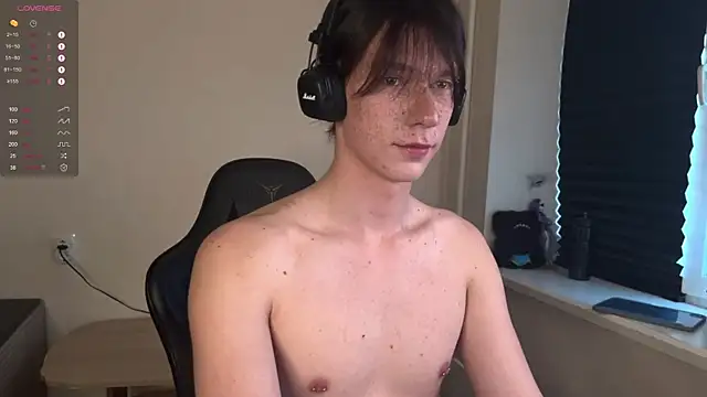 Snapshot of carthylovvve chatting on November 1, 1:24 pm carthylovvve online show from November 1, 1:24 pm