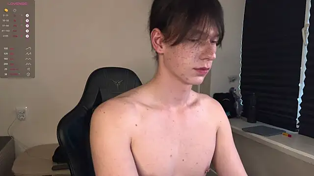 Snapshot of carthylovvve chatting on November 2, 1:46 pm carthylovvve online show from November 2, 1:46 pm