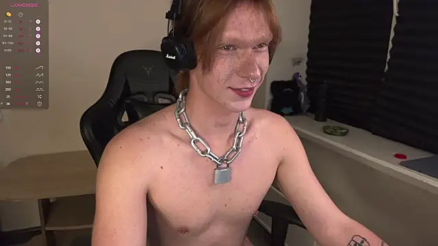 Snapshot of carthylovvve chatting on November 8, 9:57 pm carthylovvve online show from November 8, 9:57 pm