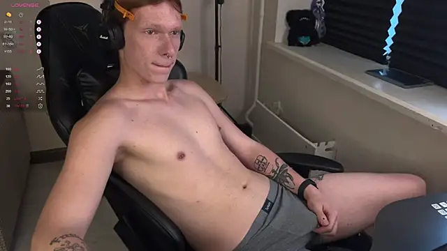 Snapshot of carthylovvve chatting on November 19, 1:11 pm carthylovvve online show from November 19, 1:11 pm