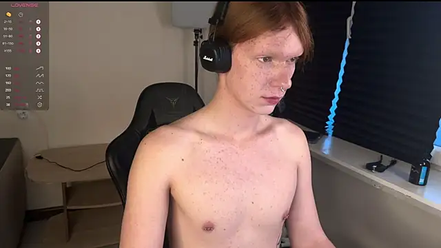 Snapshot of carthylovvve chatting on November 28, 1:47 pm carthylovvve online show from November 28, 1:47 pm