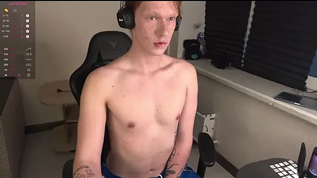 Snapshot of carthylovvve chatting on December 4, 1:53 pm carthylovvve online show from December 4, 1:53 pm