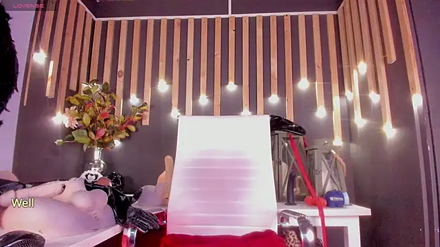 Snapshot of shaaroon_gold chatting on January 23, 8:46 am shaaroon gold online show from January 23, 8:46 am