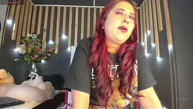 Snapshot of shaaroon_gold chatting on February 1, 8:37 pm shaaroon gold online show from February 1, 8:37 pm