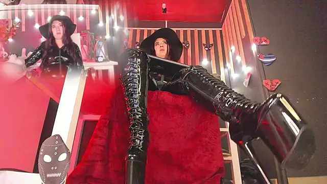 Snapshot of shaaroon_gold chatting on February 25, 1:20 am shaaroon gold online show from February 25, 1:20 am