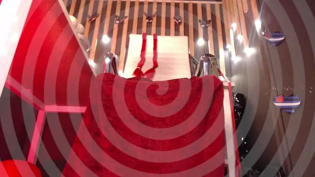 Snapshot of shaaroon_gold chatting on March 1, 12:28 am shaaroon gold online show from March 1, 12:28 am