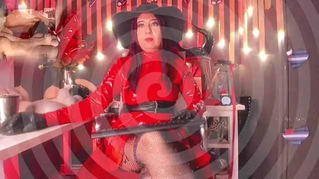 Snapshot of shaaroon_gold chatting on March 12, 11:33 pm shaaroon gold online show from March 12, 11:33 pm