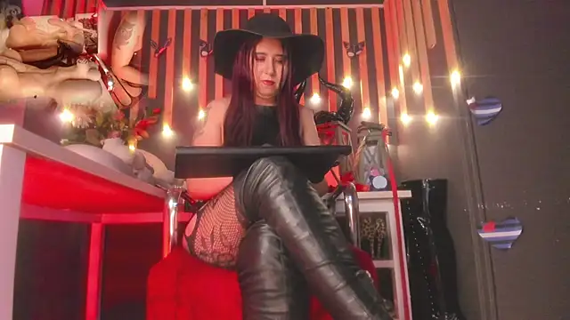 Snapshot of shaaroon_gold chatting on March 13, 9:16 pm shaaroon gold online show from March 13, 9:16 pm