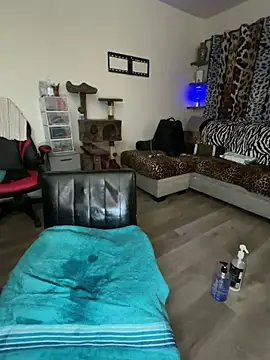 Snapshot of fatfabulous1981 chatting on February 14, 3:22 am fatfabulous1981 online show from February 14, 3:22 am