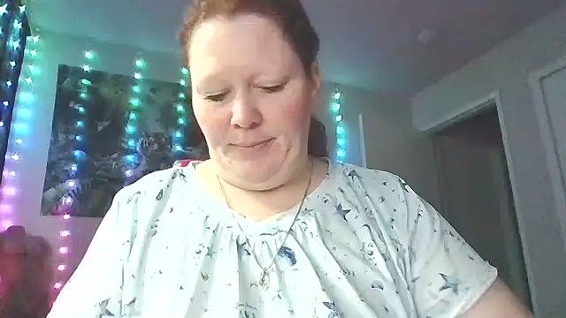 Snapshot of fatfabulous1981 chatting on November 13, 8:52 pm fatfabulous1981 online show from November 13, 8:52 pm