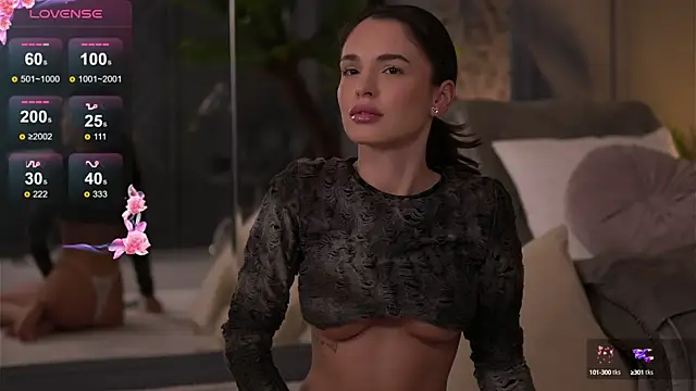 Snapshot of EsmeAinsley chatting on February 8, 3:30 am EsmeAinsley online show from February 8, 3:30 am