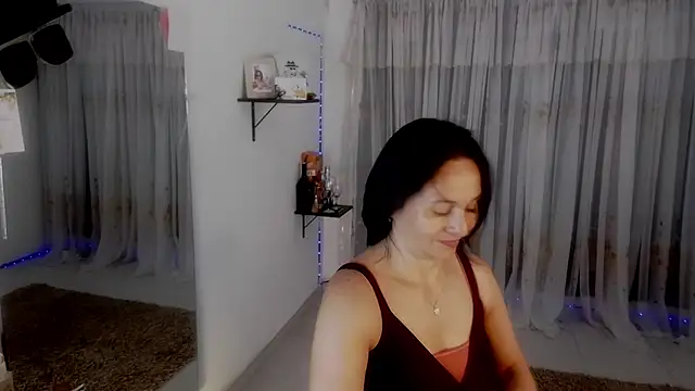 lollita 23  online show from November 18, 8:24 pm