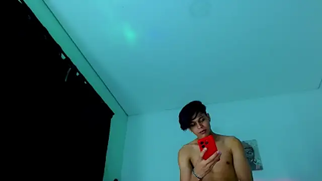 Liamscott  online show from February 12, 3:23 am