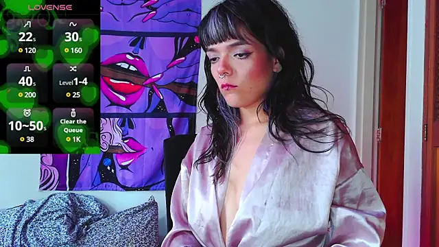 Snapshot of purple_em69 chatting on December 4, 2:04 pm purple em69 online show from December 4, 2:04 pm