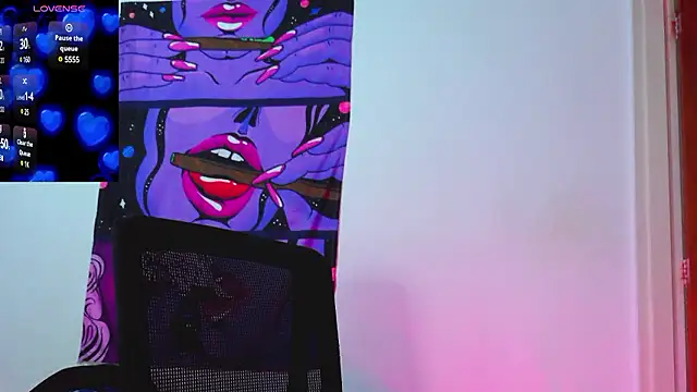 Snapshot of purple_em69 chatting on December 7, 7:38 am purple em69 online show from December 7, 7:38 am