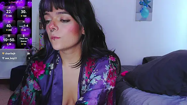 Snapshot of purple_em69 chatting on December 14, 1:49 pm purple em69 online show from December 14, 1:49 pm