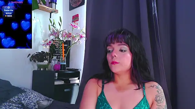 Snapshot of purple_em69 chatting on December 30, 8:36 pm purple em69 online show from December 30, 8:36 pm