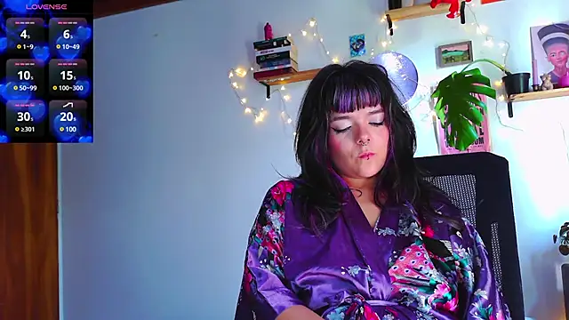 Snapshot of purple_em69 chatting on January 16, 4:50 pm purple em69 online show from January 16, 4:50 pm