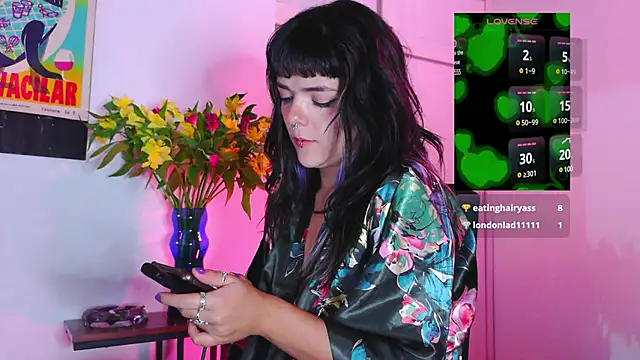 Snapshot of purple_em69 chatting on March 16, 1:28 am purple em69 online show from March 16, 1:28 am