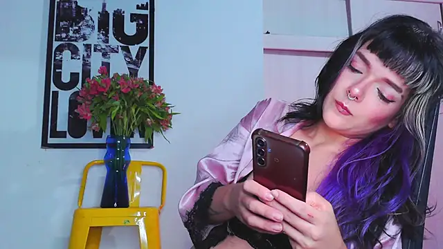 Snapshot of purple_em69 chatting on December 2, 3:12 am purple em69 online show from December 2, 3:12 am