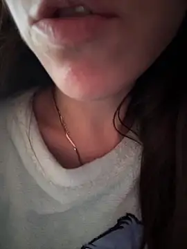 Snapshot of rossana99_ chatting on February 16, 2:21 pm rossana99 online show from February 16, 2:21 pm