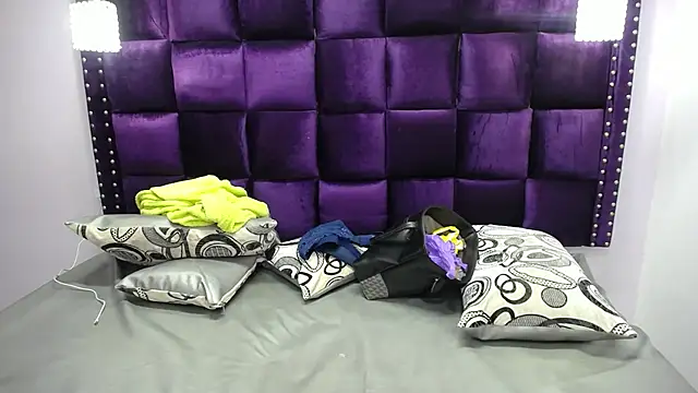 CrushOnMe  online show from January 12, 2:56 am