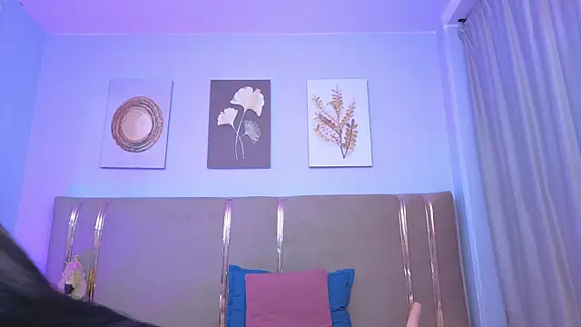 Snapshot of sarah_cruzz_ chatting on December 5, 1:14 am sarah cruzz online show from December 5, 1:14 am