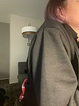 renegade vyxxen online show from December 20, 5:47 am