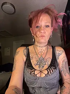 renegade vyxxen online show from February 19, 8:33 am