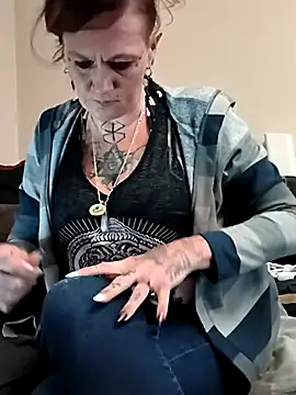 renegade vyxxen online show from December 14, 4:34 pm