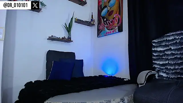 Snapshot of HillAndJack333 chatting on December 19, 4:52 am HillAndJack333 online show from December 19, 4:52 am