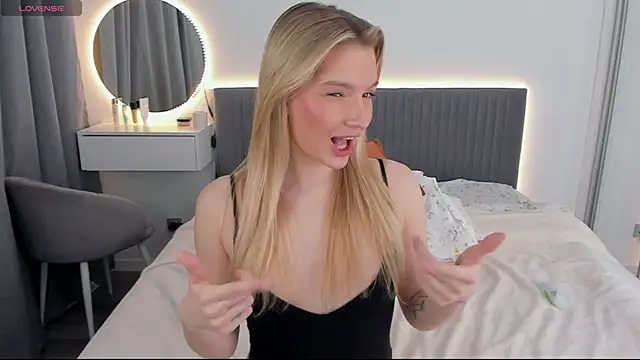 CassieRayss online show from February 16, 11:05 pm