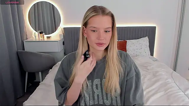 CassieRayss online show from February 21, 8:05 pm