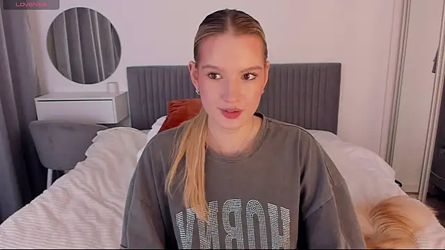 CassieRayss online show from November 17, 3:51 pm