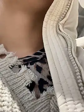 Snapshot of AngelinaTeller chatting on December 25, 5:05 am AngelinaTeller online show from December 25, 5:05 am