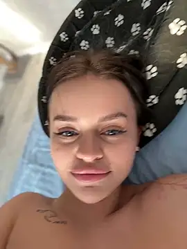 Snapshot of AngelinaTeller chatting on January 19, 2:25 am AngelinaTeller online show from January 19, 2:25 am