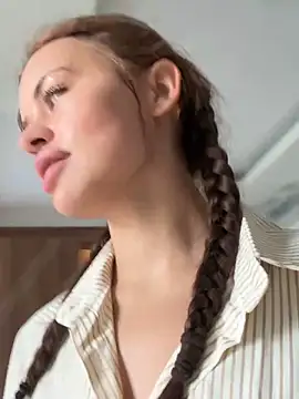 Snapshot of AngelinaTeller chatting on November 1, 1:40 am AngelinaTeller online show from November 1, 1:40 am