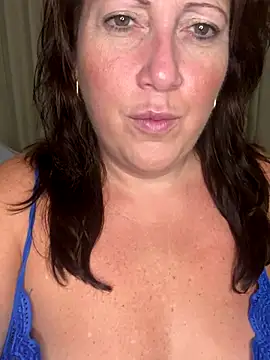 Snapshot of xsexycurvymilf chatting on December 2, 3:14 pm xsexycurvymilf online show from December 2, 3:14 pm