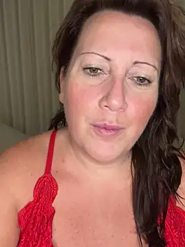 Snapshot of xsexycurvymilf chatting on December 9, 1:45 pm xsexycurvymilf online show from December 9, 1:45 pm