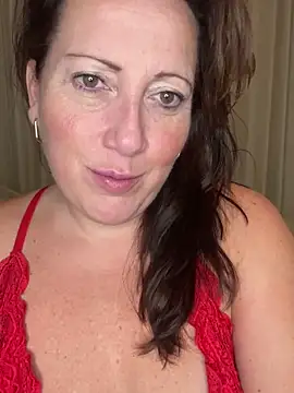 Snapshot of xsexycurvymilf chatting on December 12, 1:28 pm xsexycurvymilf online show from December 12, 1:28 pm