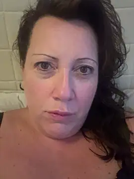 Snapshot of xsexycurvymilf chatting on December 14, 8:13 am xsexycurvymilf online show from December 14, 8:13 am