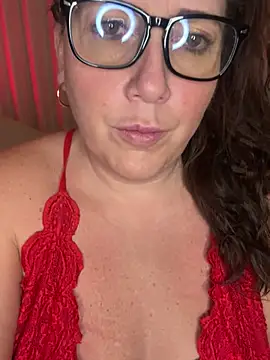 Snapshot of xsexycurvymilf chatting on February 6, 3:09 pm xsexycurvymilf online show from February 6, 3:09 pm
