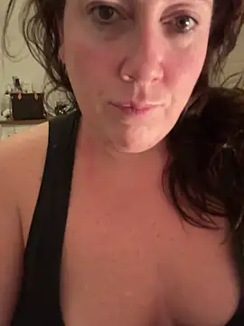 Snapshot of xsexycurvymilf chatting on February 24, 6:16 am xsexycurvymilf online show from February 24, 6:16 am