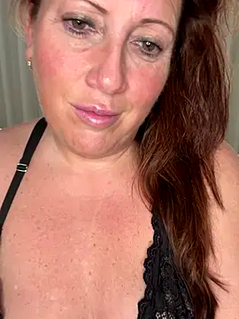 Snapshot of xsexycurvymilf chatting on December 15, 2:32 pm xsexycurvymilf online show from December 15, 2:32 pm