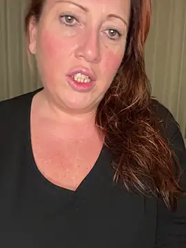 Snapshot of xsexycurvymilf chatting on December 22, 3:31 pm xsexycurvymilf online show from December 22, 3:31 pm