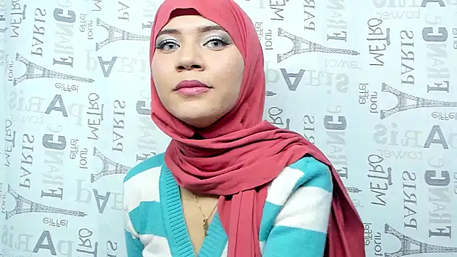 Snapshot of hanaa_18 chatting on December 17, 2:12 am hanaa 18 online show from December 17, 2:12 am